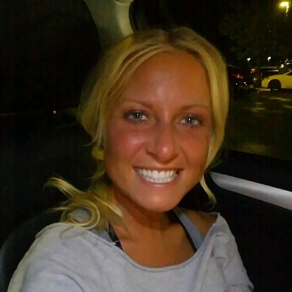 Meet your Posher, Brooke - Picture 1 of 1